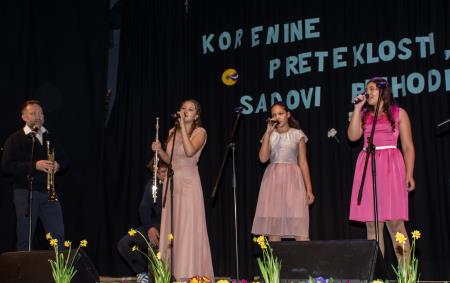 ‘‘Korenine preteklosti, sadovi prihodnosti” (28)